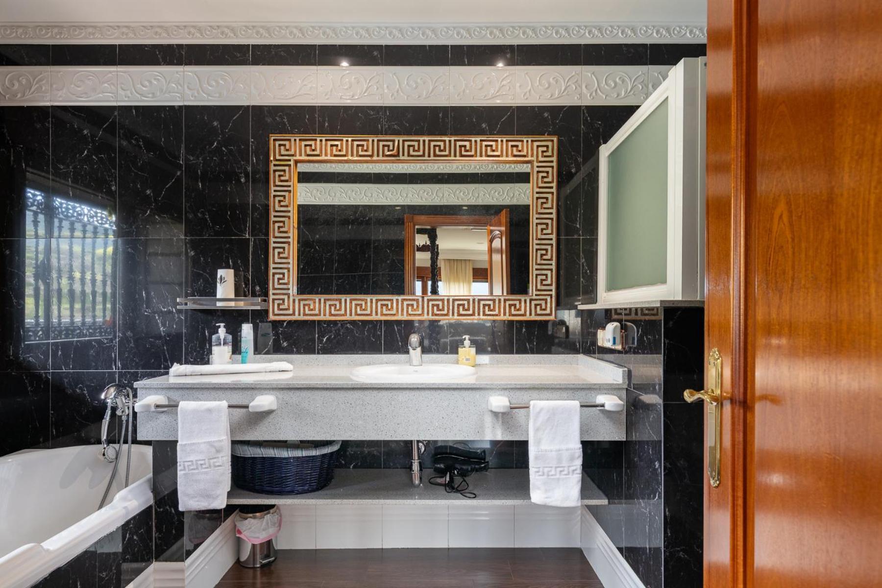 エル・ティエンブロ Mansion Con Jacuzzi A 40 Grados, Gran Piscina Y Padelヴィラ エクステリア 写真